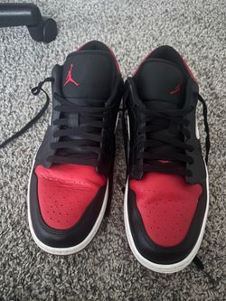 Air Jordan 1 Low Bred Toe Sneakers
