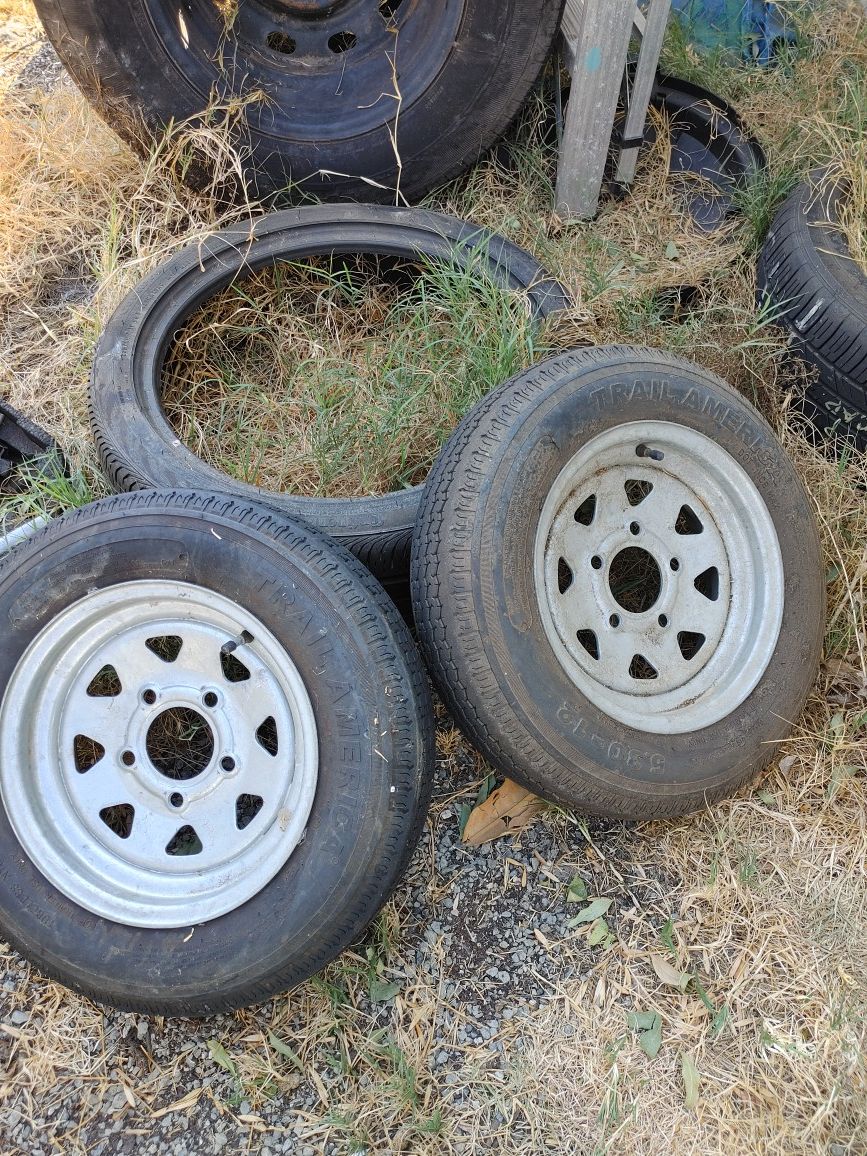 2 New Tire Trailer