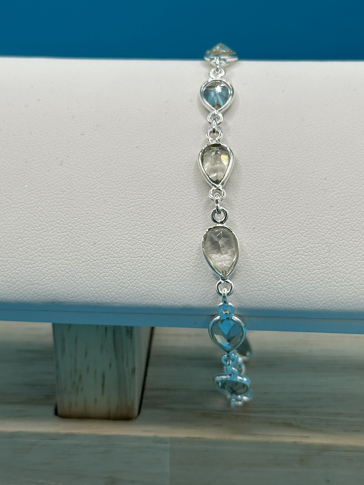 New Genuine Green Amethyst Faceted Gems In Sterling Silver Bracelet Teardrop Shaped Stones Adjustable 6 1/2”-71/2” And Weighs 6.34 Grams