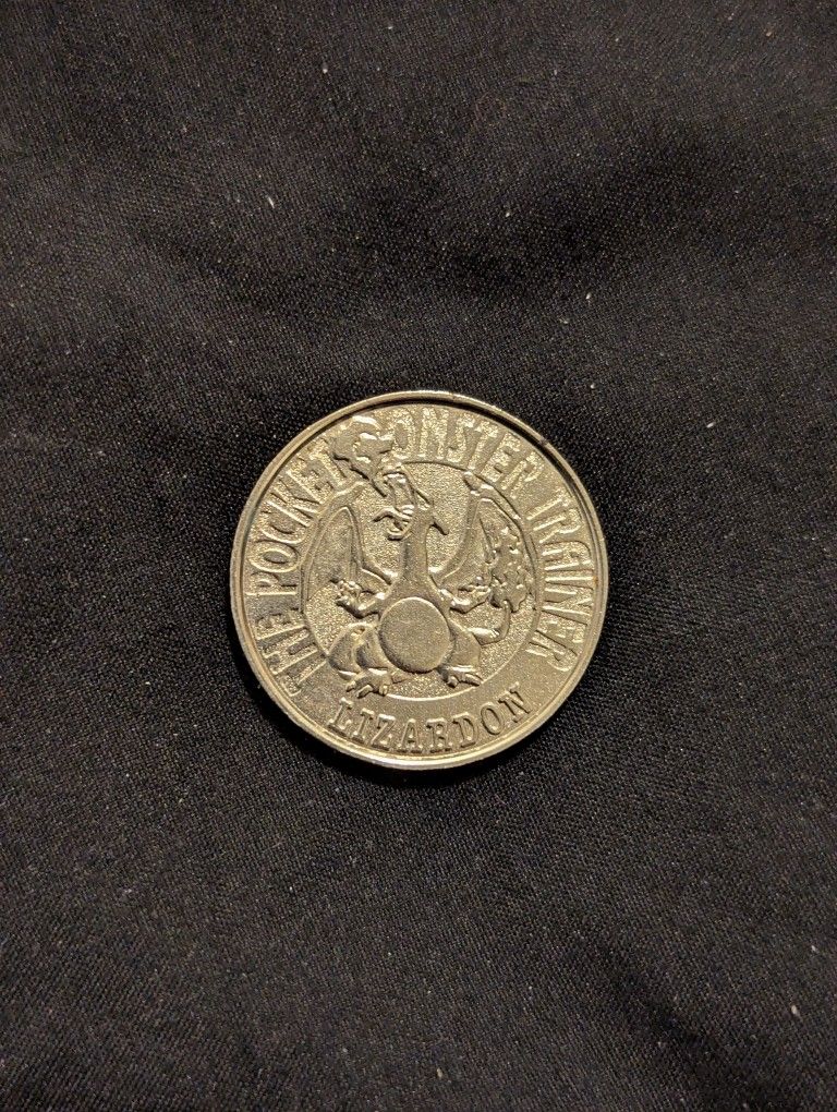 Pokémon 1997 Charizard Battle Coin