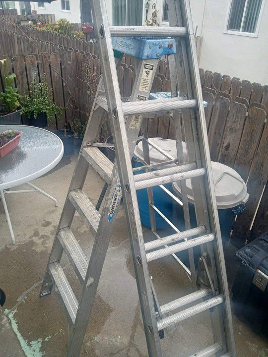 16' Ladder, 6' ladder. 