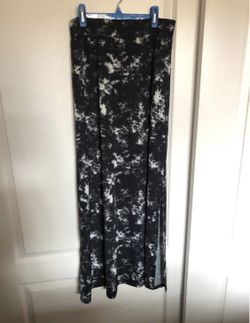 Mossimo Women’s Maxi Skirt with side slits, size M