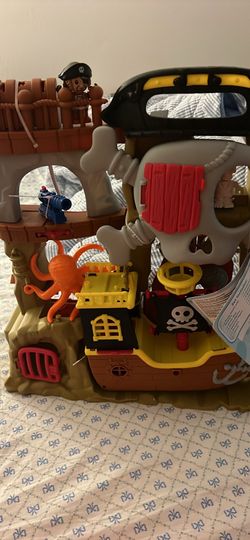Pirate island play set