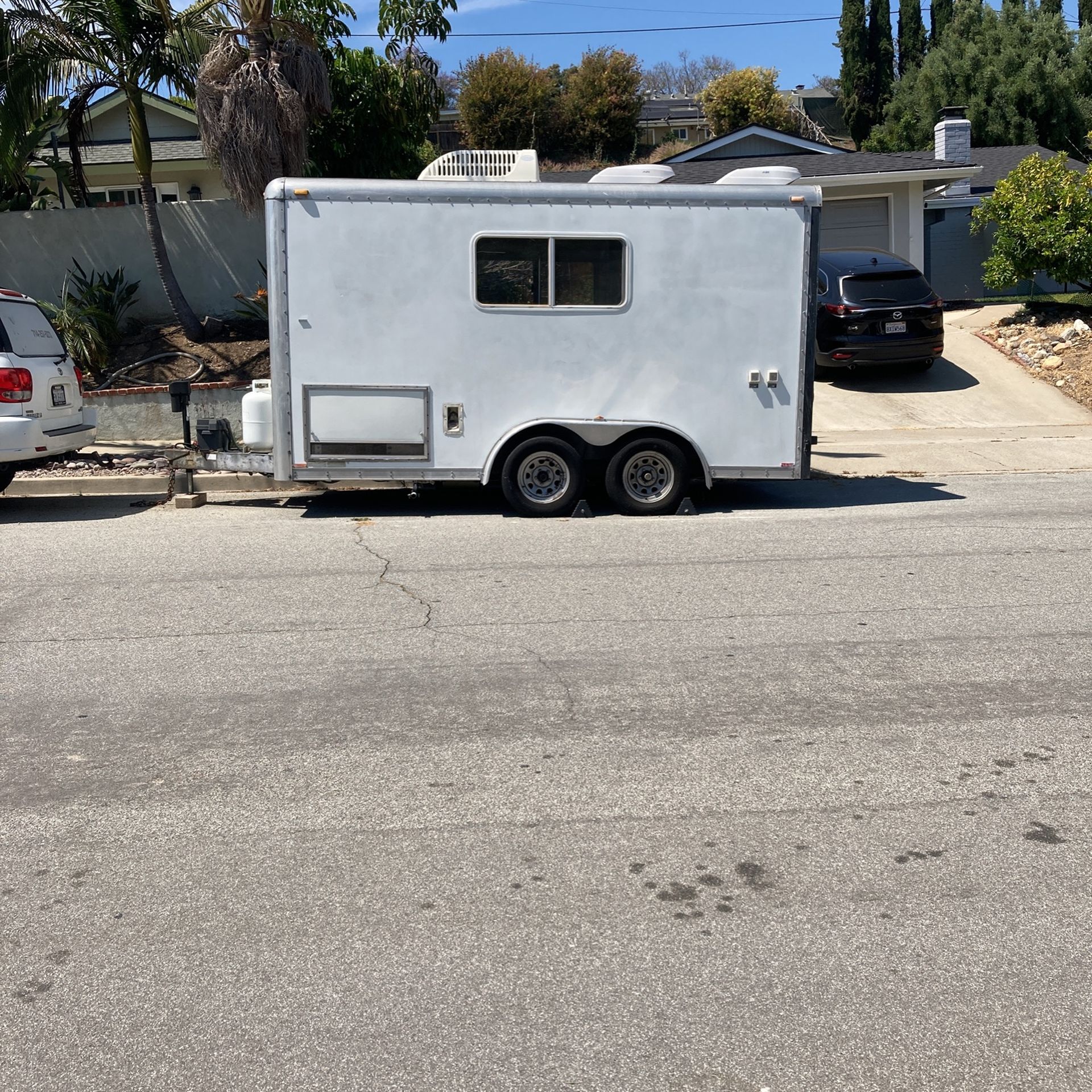 2004 Wag N Tails Mobile Dog Grooming Trailer