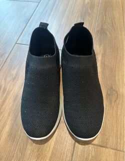 Gloria Vanderbilt Sport Sparkle Mesh Slip-On - size 8 - pick up only