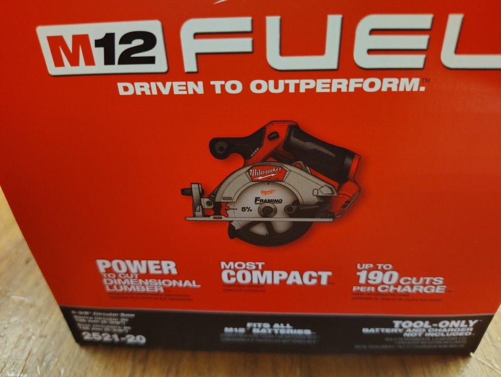 Milwaukee Fuel 5 3/8 Circular Saw
