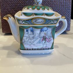Vintage Sadler English China tea pot  