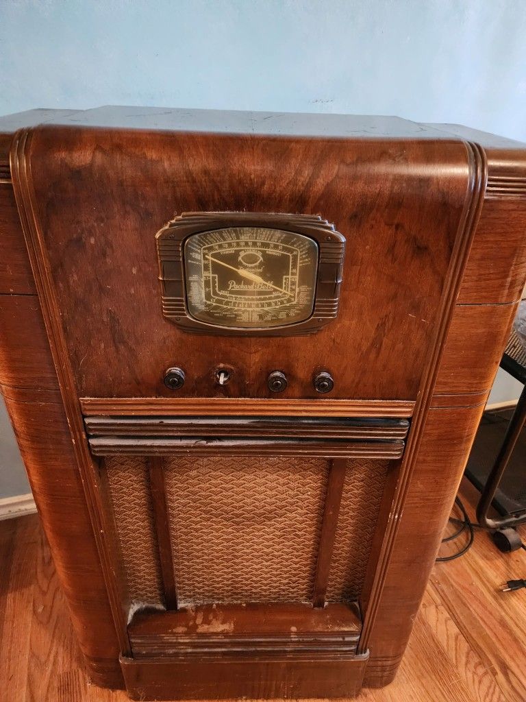 Pickard Bell Antique Radio