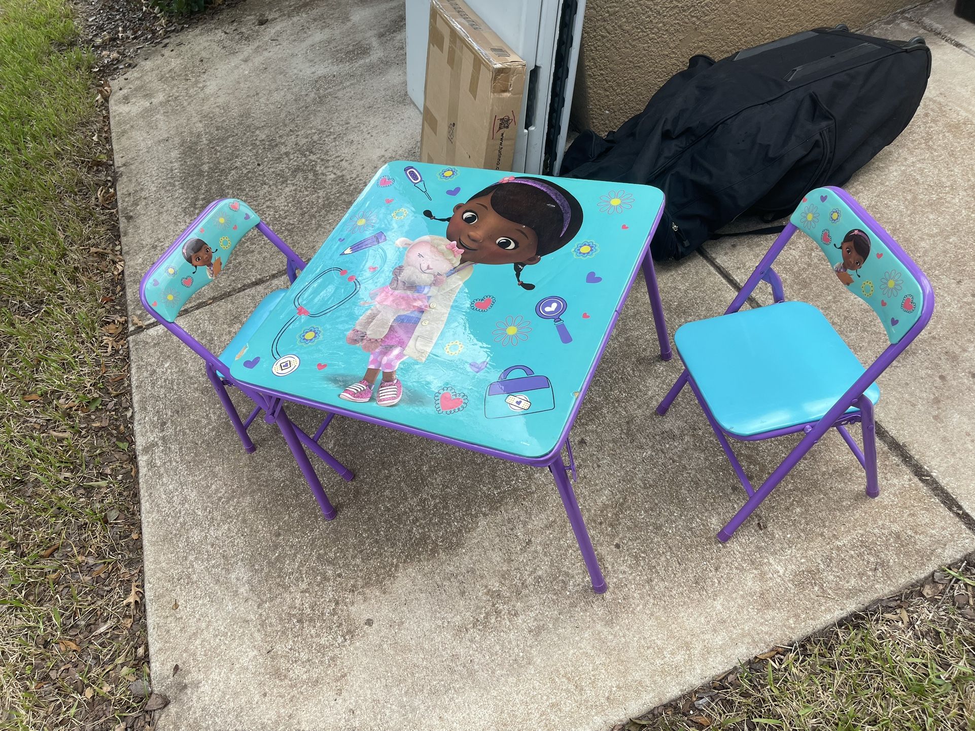 Kids Table & Chairs