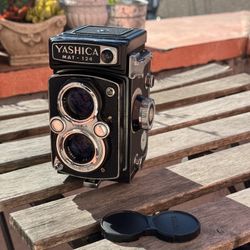 Vintage Yashica MAT 124 