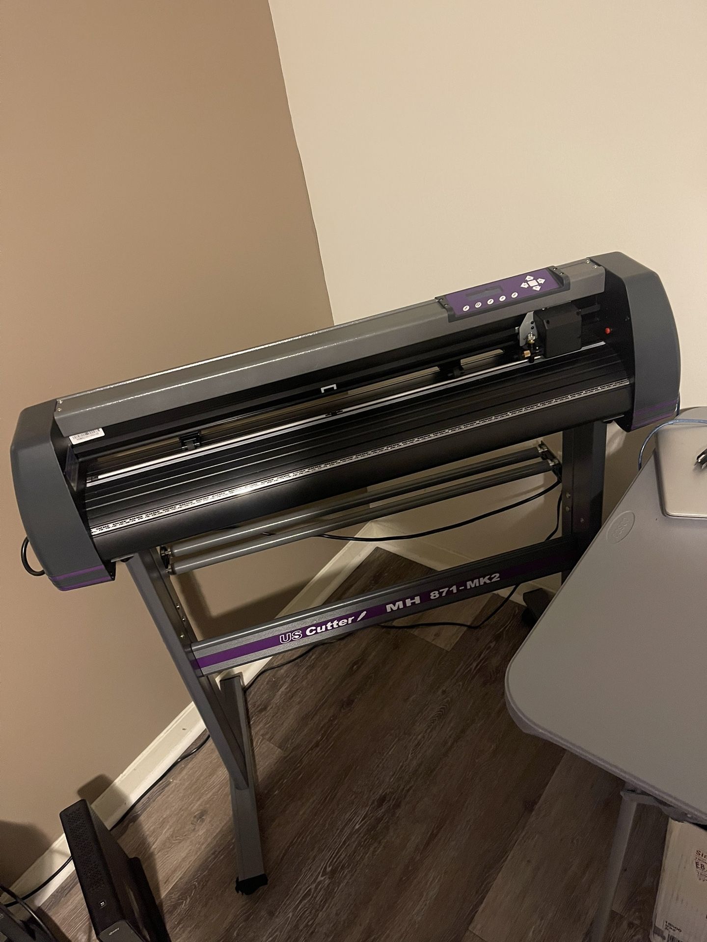 US Cutter Brand Vinyl Cutter Machine