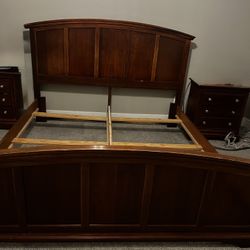 5-Piece, King Size Vaughan-Bassett Solid Wood Bedroom Set