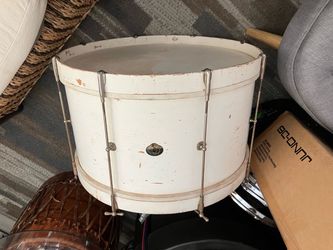 Leedy vintage Bass Drum, 22” w/ calfskins