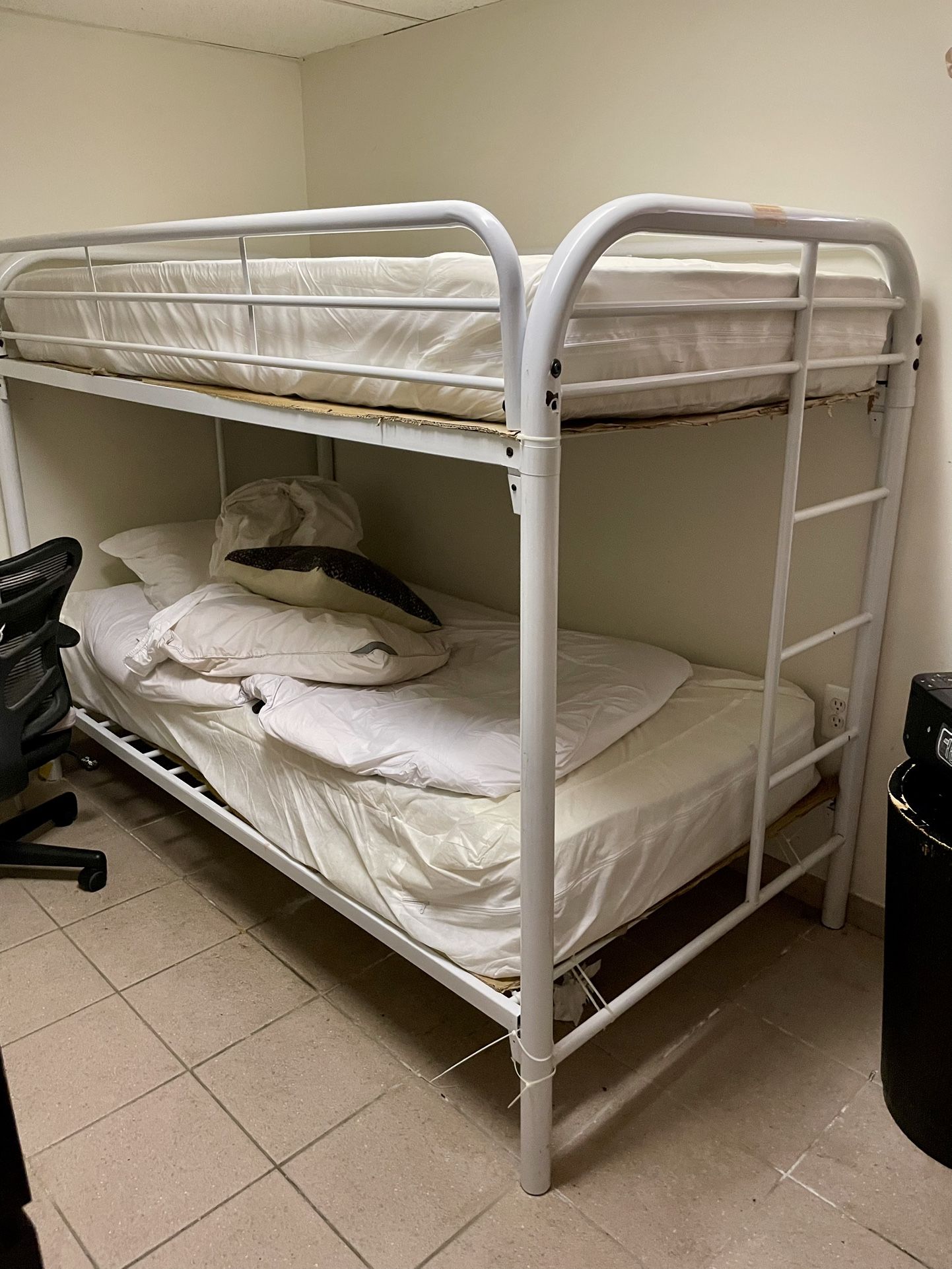 FREE- Twin Bunk Beds With Mattresses