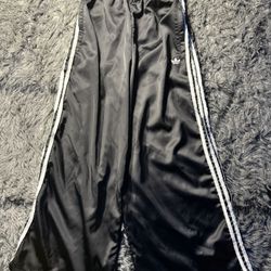 Black Adidas Woven Baggy Track Pants – Medium 