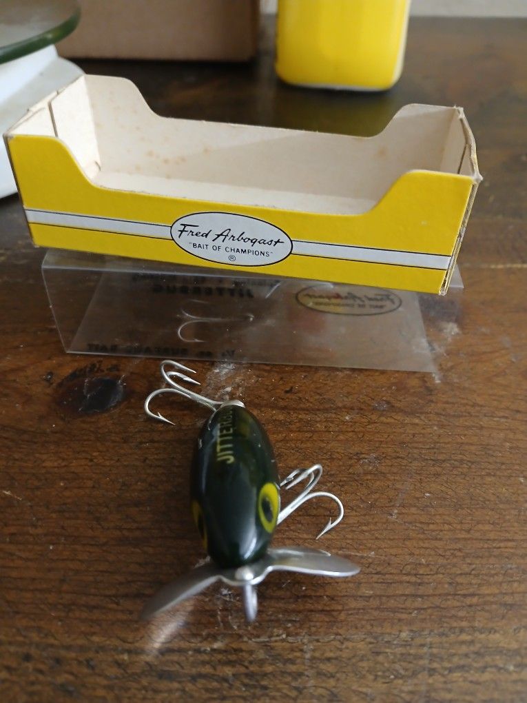 NOS Vintage Fred Arbogast 1/4oz. Jitterbug 630 in Box