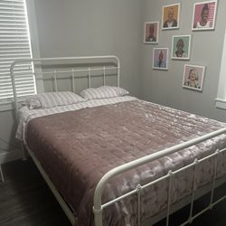 Queen Bed frame + mattress + Box Spring 