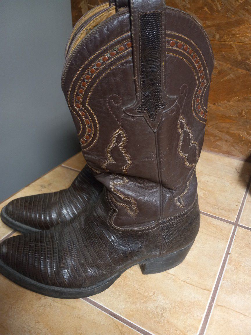 Western Gavel Boots