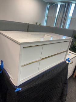 48”Bathroom vanity in white