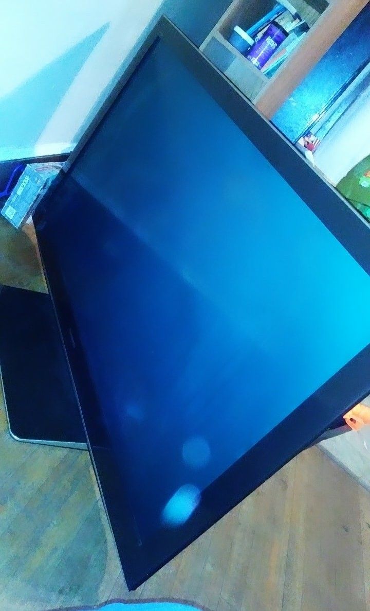 65in TV $300