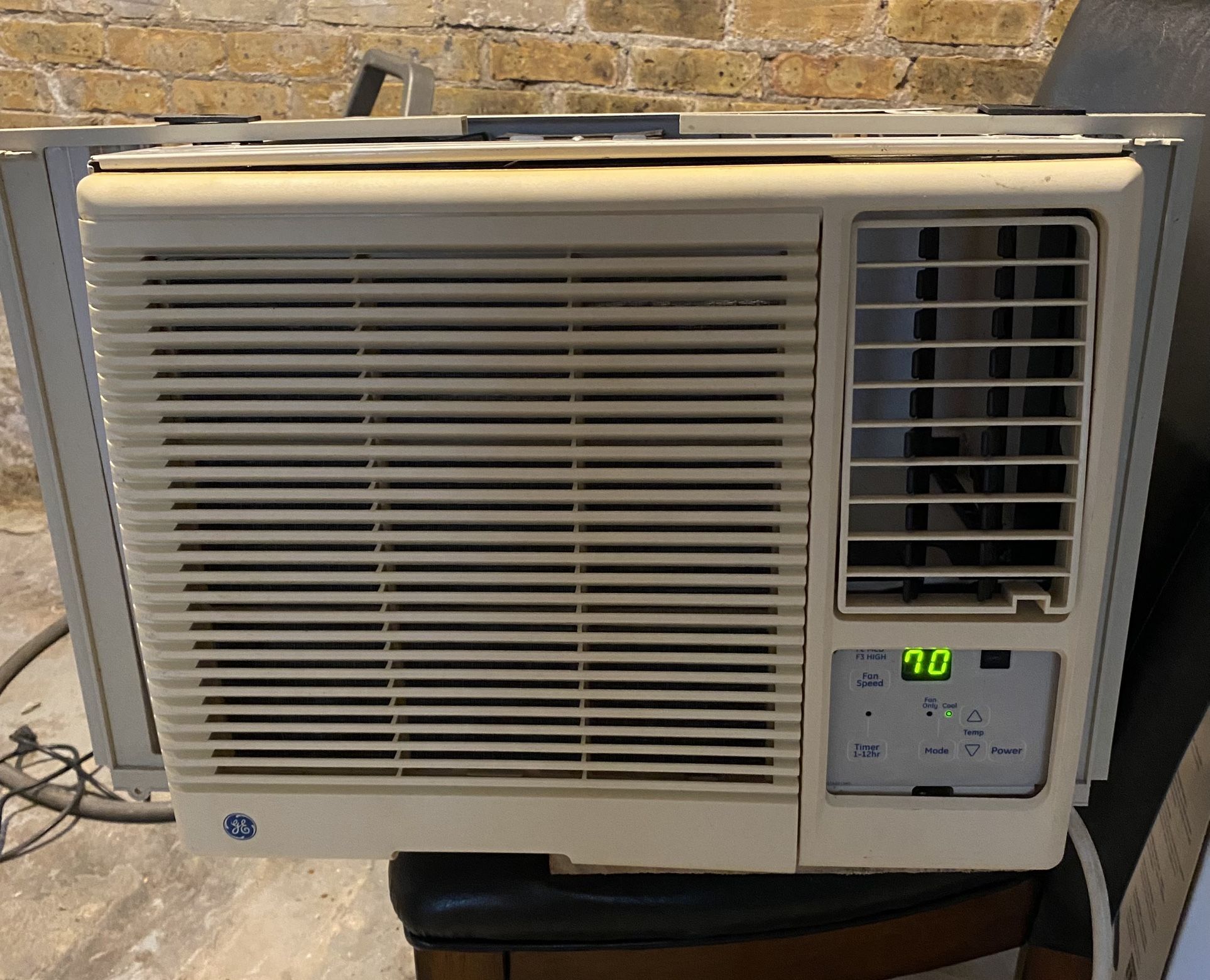 8000 BTU GE Window Air Conditioner for Sale in Chicago, IL OfferUp