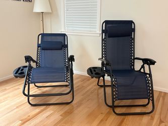 Set of 2 zero gravity lounge/camping chairs