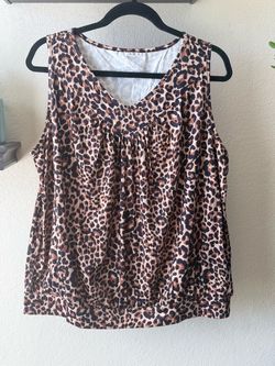 Women’s Leopard Sleeveless Top