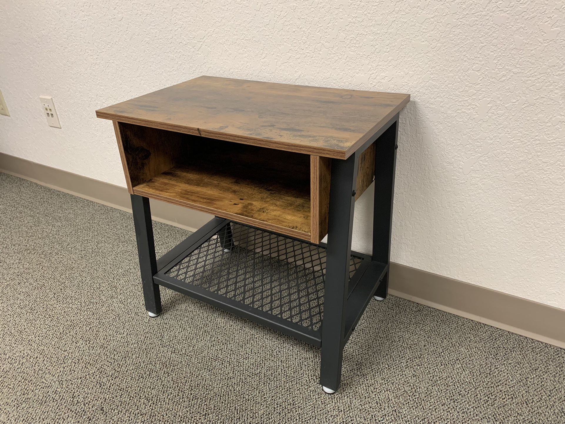 Side Table | Like New Condition 
