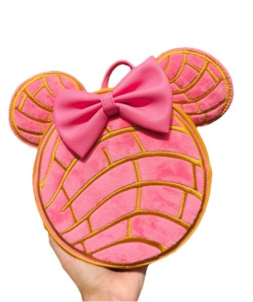 Loungefly DISNEY CONCHA SOLD OUT