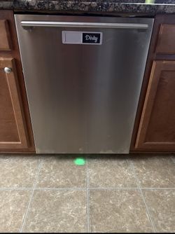 💧 Electrolux Stainless Steel Dishwasher – Like New