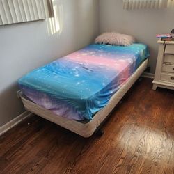 Twin Size Bed 