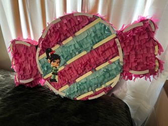 Vanellope piñata
