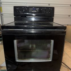 Black Home Kitchen Appliance (Stove/Oven, Microwave And Dishwasher)