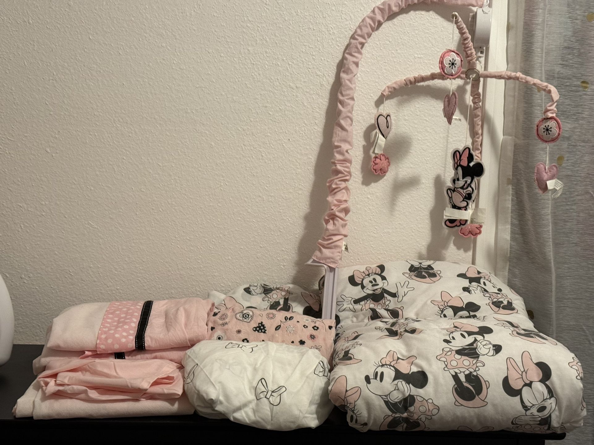Minnie Mouse Nursery Crib bedding Set