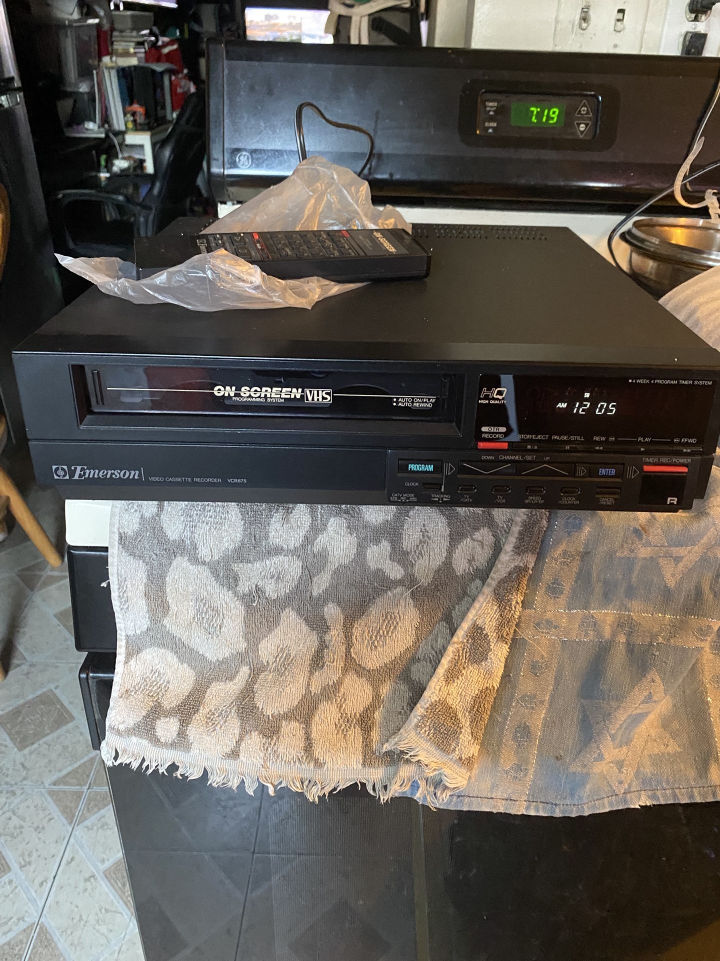 Emerson On Screen Programming System Video Cassette Recorder VCR875 HQ High Quality
