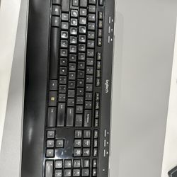 Logitech Mk520 Keyboard And Mouse Combo