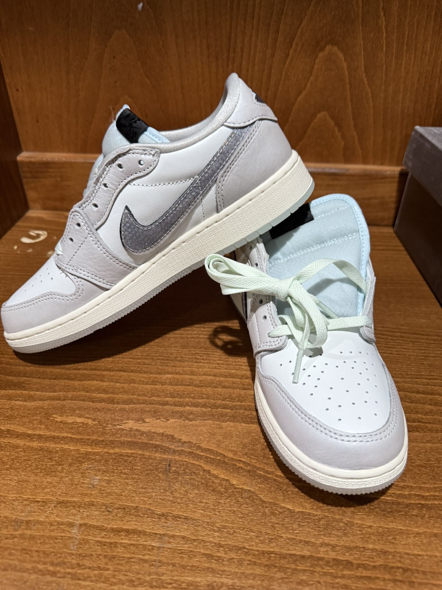 Nike Air Force 1 Low White & Light Gray — Women’s Size 7