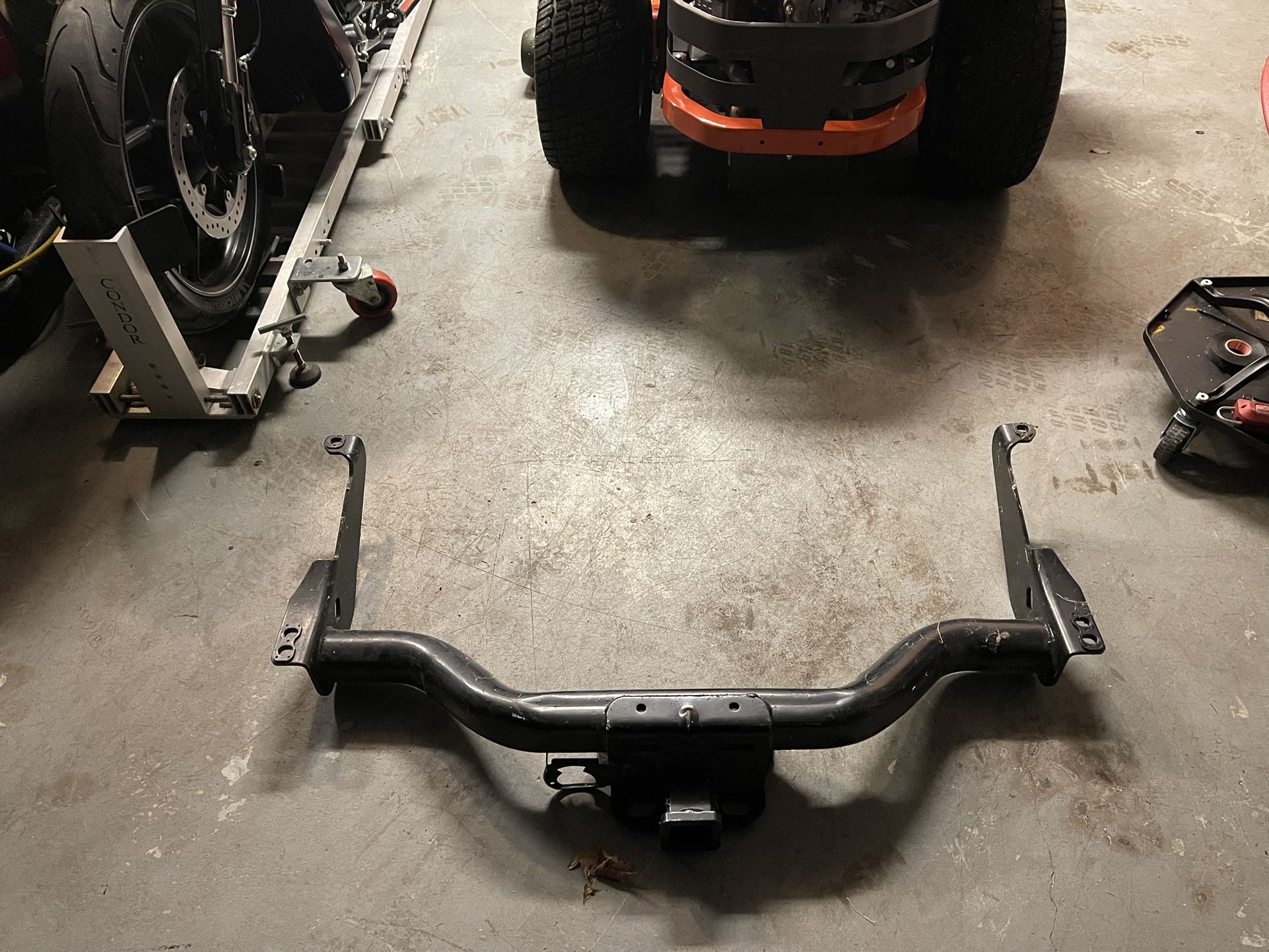 2004-2015 Nissan Titan Tow Hitch Mount Nissan OEM