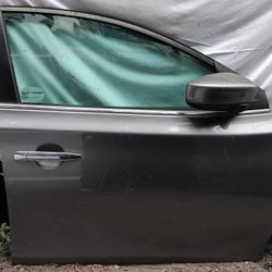 Nissan Sentra right driver front door. 2013 To 2018