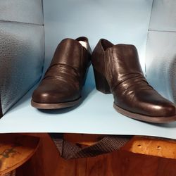 Shoe