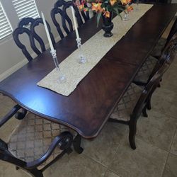Dining  Table 
