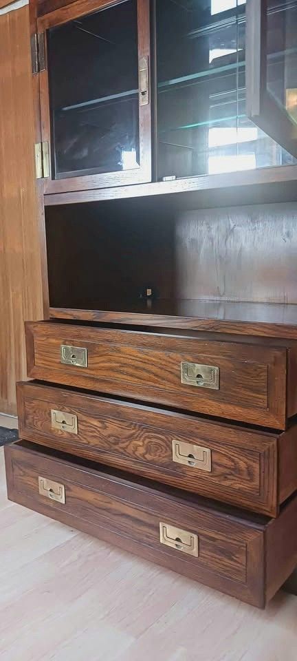 Mid Century Oak Henredon High Quality Drawers, Mirrored Display Curio, Cabinet