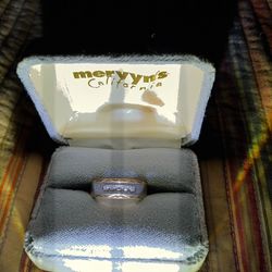 Gold Diamond Designer Ring Band.. W&Y Solid Gold ..Size 10..5.25 Grams...still Like New.. 5 Sml.Natural Diamonds Vintage..45 Years Old ..Make Offer