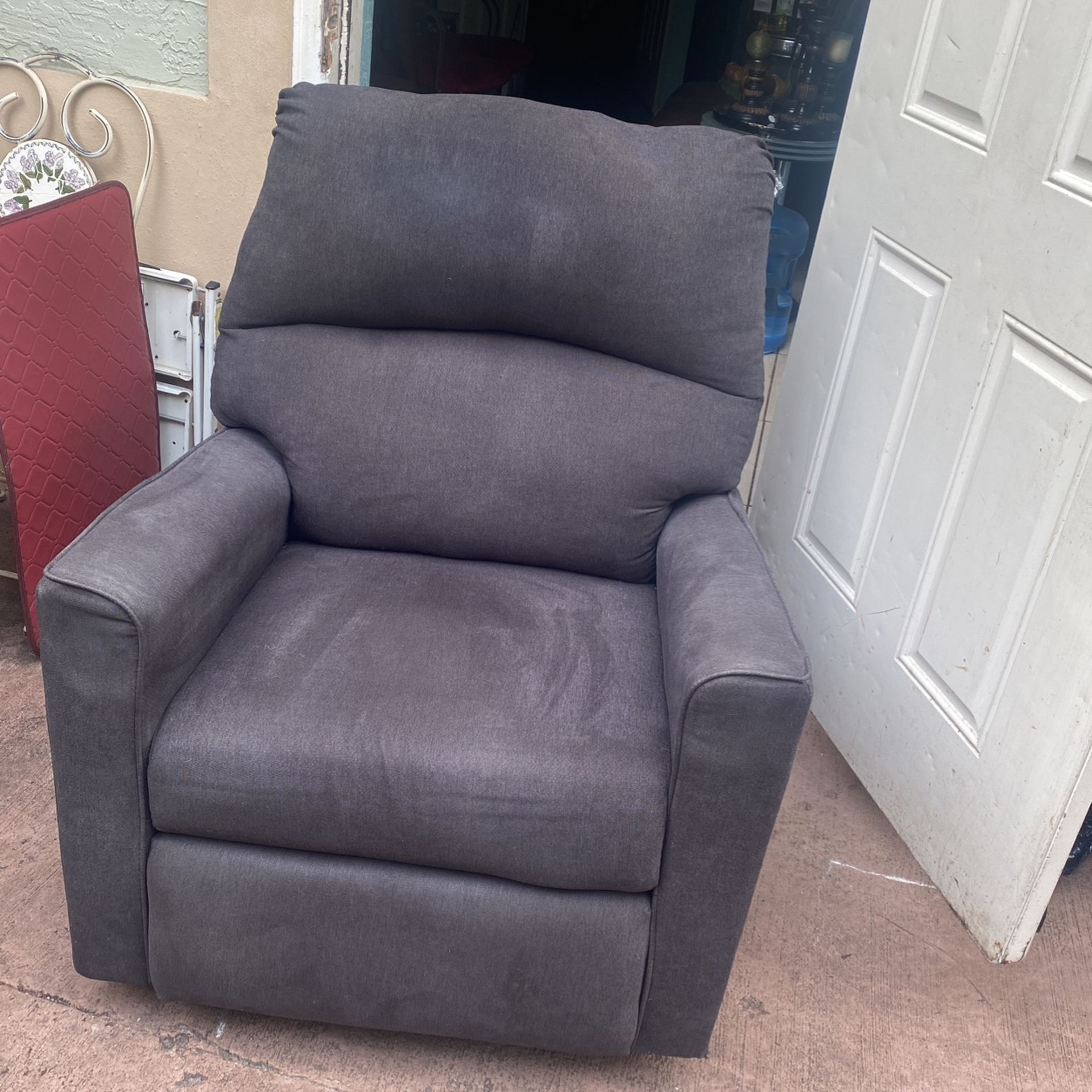 Lazy Boy Chair for Sale in Ocean Ridge, FL OfferUp