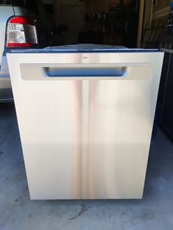 GE 24-in stainless steel Top Control Built-in Dishwasher
