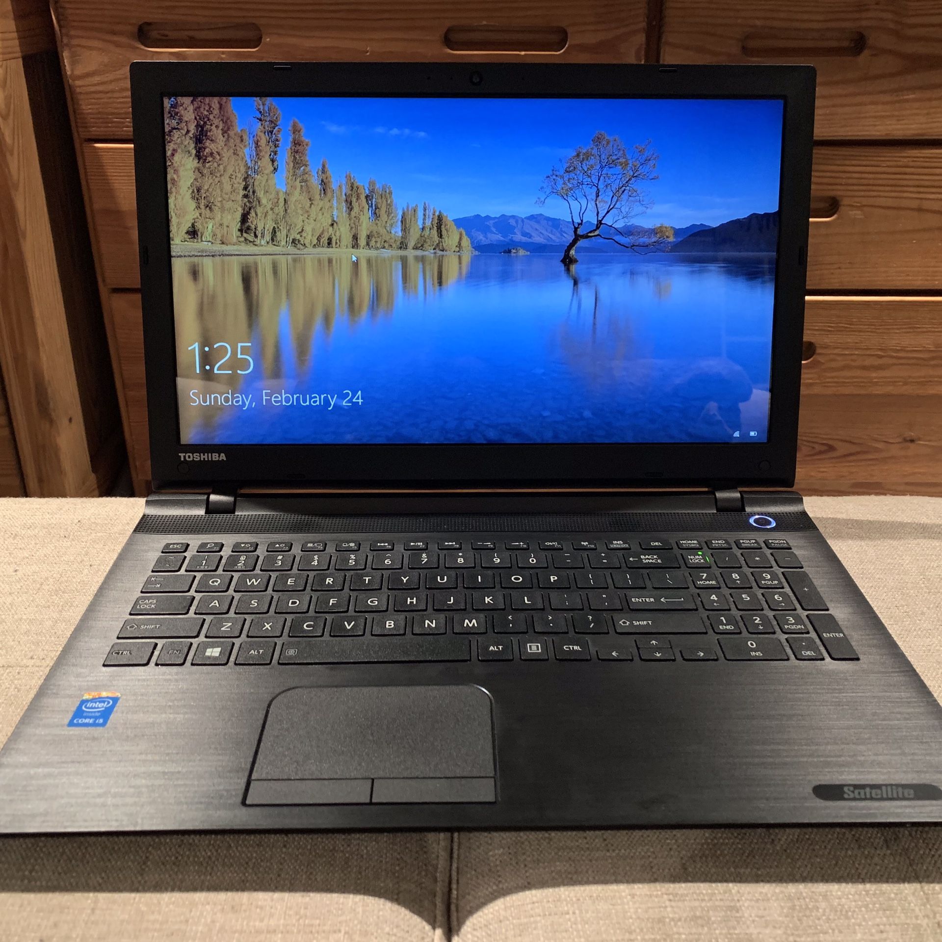 Toshiba Satellite C55-C5241 15.6 Inch Laptop (Intel Core i5, 8 GB, 1TB HDD, Black)