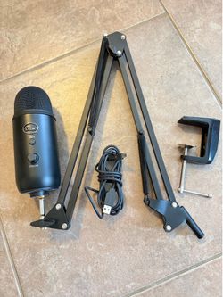 BLUE USB MICROPHONE with boom