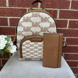 Michael Kors Medium Backpack And Wallet 