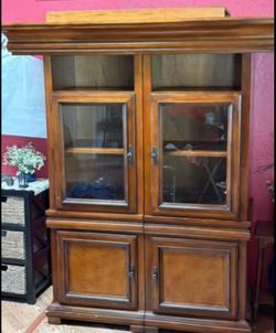 Wooden Cabinets/Entertainment center