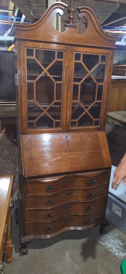Secretary cabinet